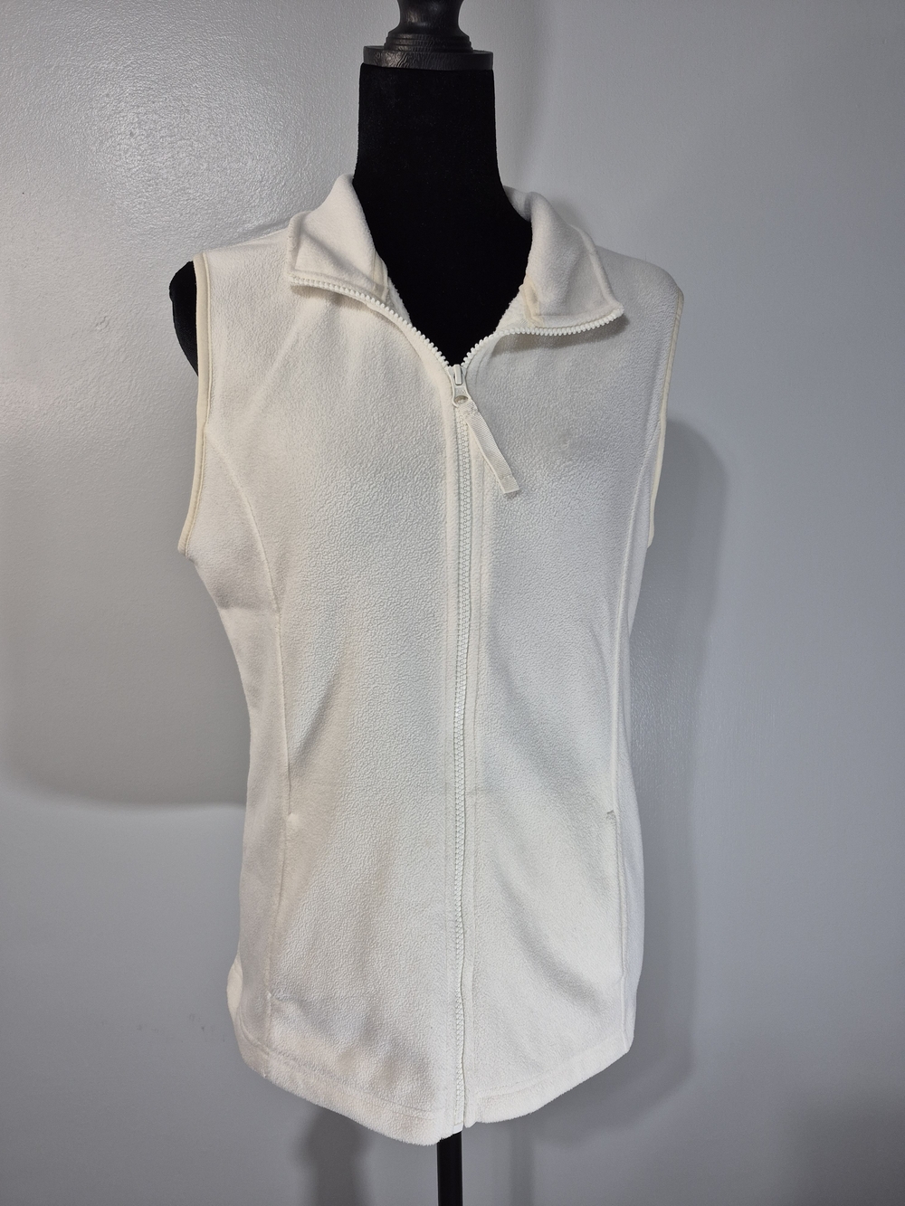 Made for Life White Fleece Zip Front Vest Medium